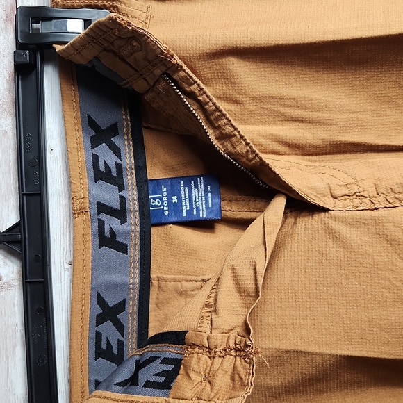 George, Men's Gold bermuda short. In great condition, Sz 34 - Picture 5 of 6